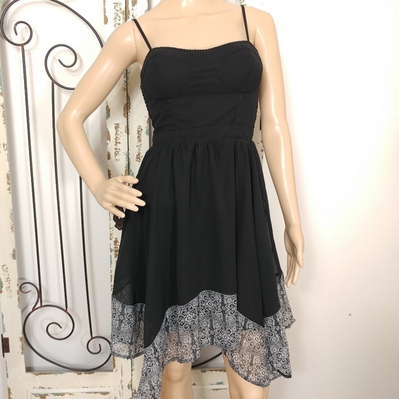 American Eagle Outfitters Dresses & Skirts - American Eagle handkerchief hem dress size XS